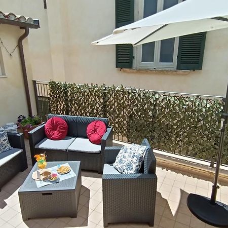 Cozy House Con Corte Privata In Centro Storico Aq LʼAquila المظهر الخارجي الصورة