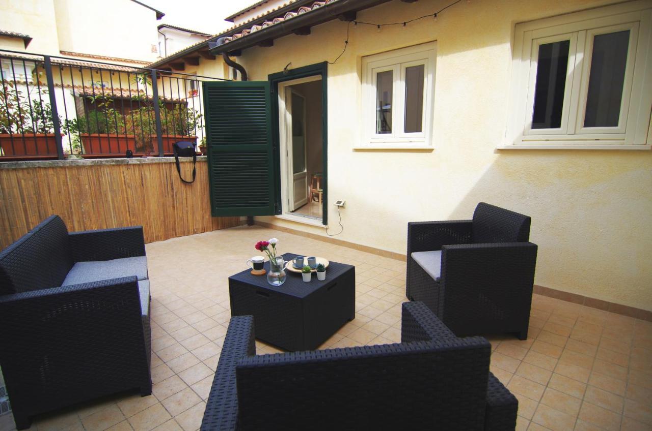 Cozy House Con Corte Privata In Centro Storico Aq LʼAquila المظهر الخارجي الصورة