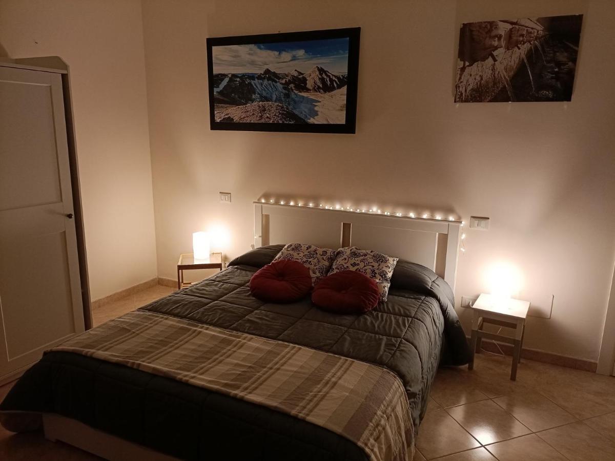 Cozy House Con Corte Privata In Centro Storico Aq LʼAquila المظهر الخارجي الصورة