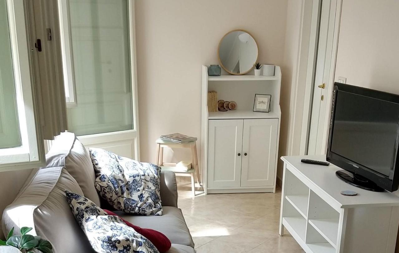 Cozy House Con Corte Privata In Centro Storico Aq LʼAquila المظهر الخارجي الصورة