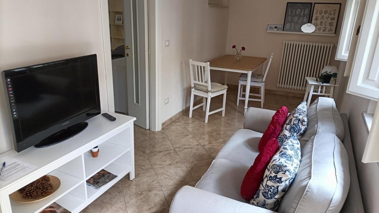 Cozy House Con Corte Privata In Centro Storico Aq LʼAquila المظهر الخارجي الصورة