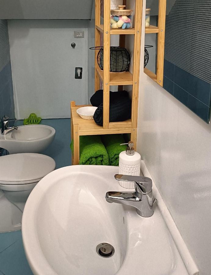 Cozy House Con Corte Privata In Centro Storico Aq LʼAquila المظهر الخارجي الصورة