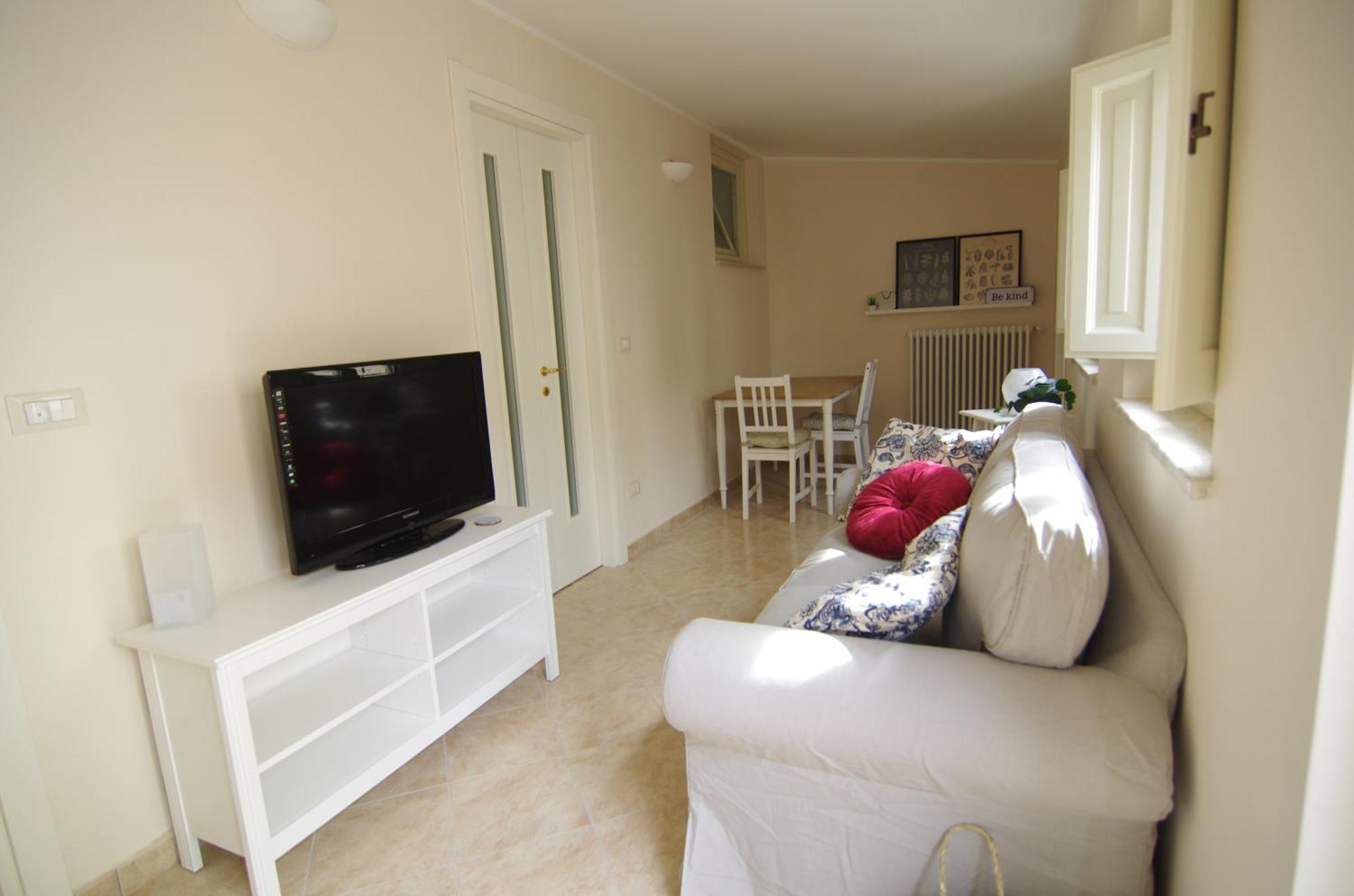 Cozy House Con Corte Privata In Centro Storico Aq LʼAquila المظهر الخارجي الصورة